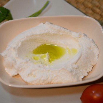 Antakya İnek Sütünden Tuzlu Yoğurt 1 KG
